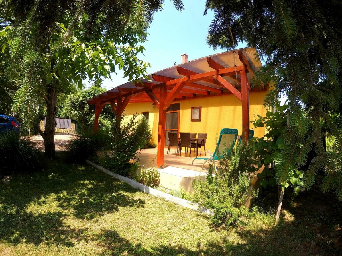 Menta Holiday Home บาดัคชอยโตมาย ภายนอก รูปภาพ